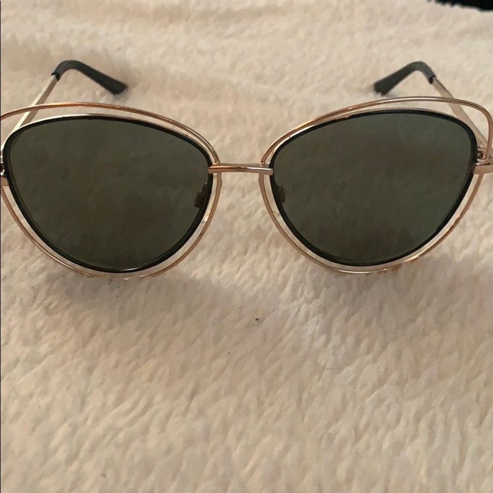 Sunglasses - Picture 4 of 4